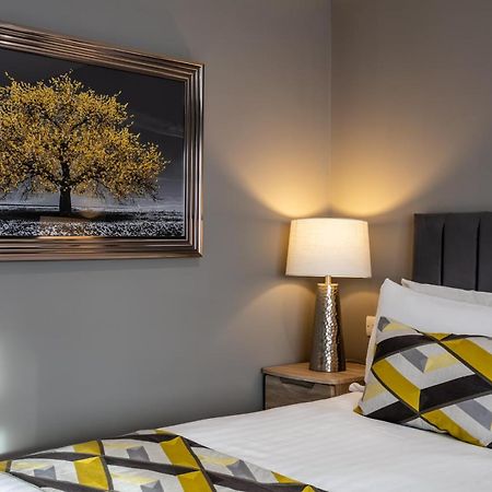Roydon Marina Village Hotel Kültér fotó