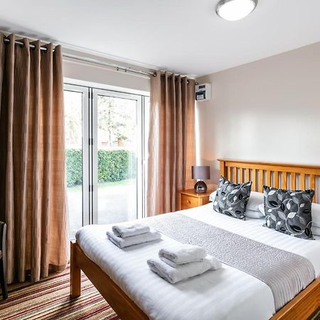 Roydon Marina Village Hotel Kültér fotó
