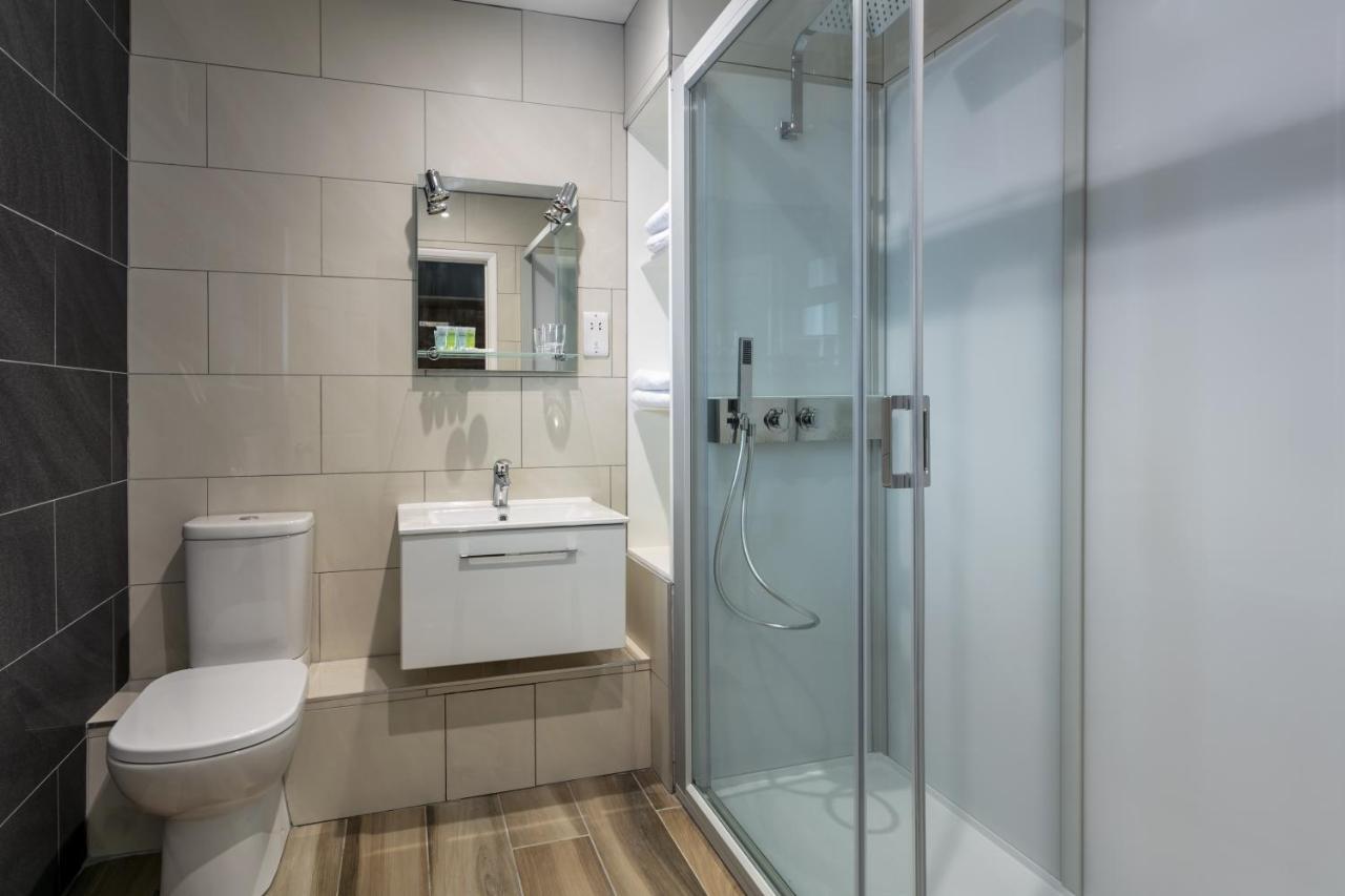 Roydon Marina Village Hotel Kültér fotó