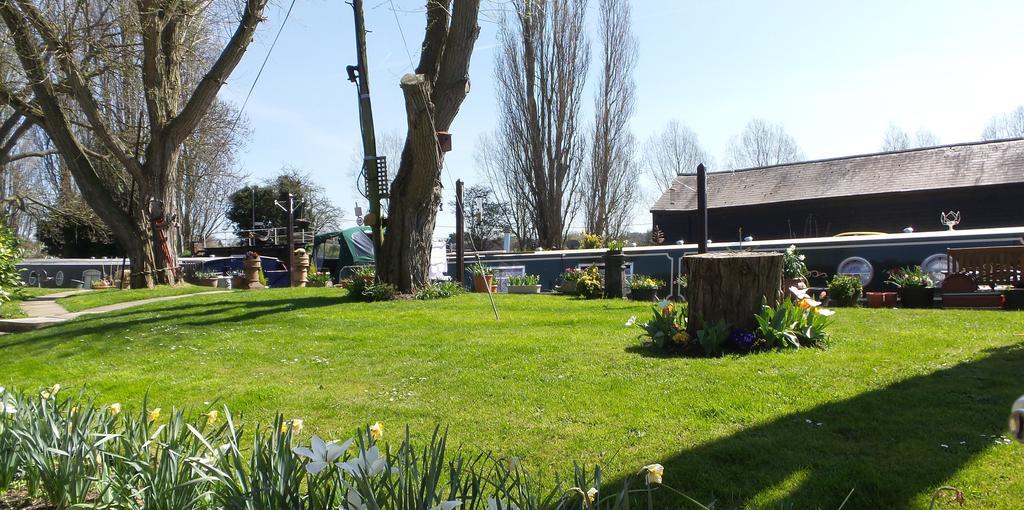 Roydon Marina Village Hotel Szoba fotó