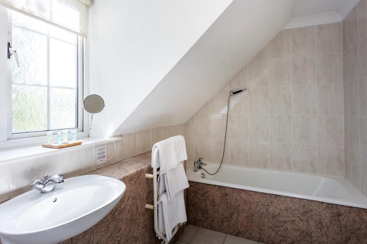 Roydon Marina Village Hotel Kültér fotó