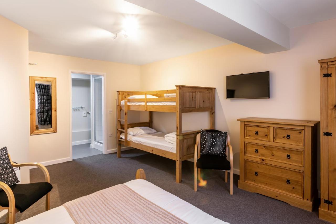 Roydon Marina Village Hotel Kültér fotó