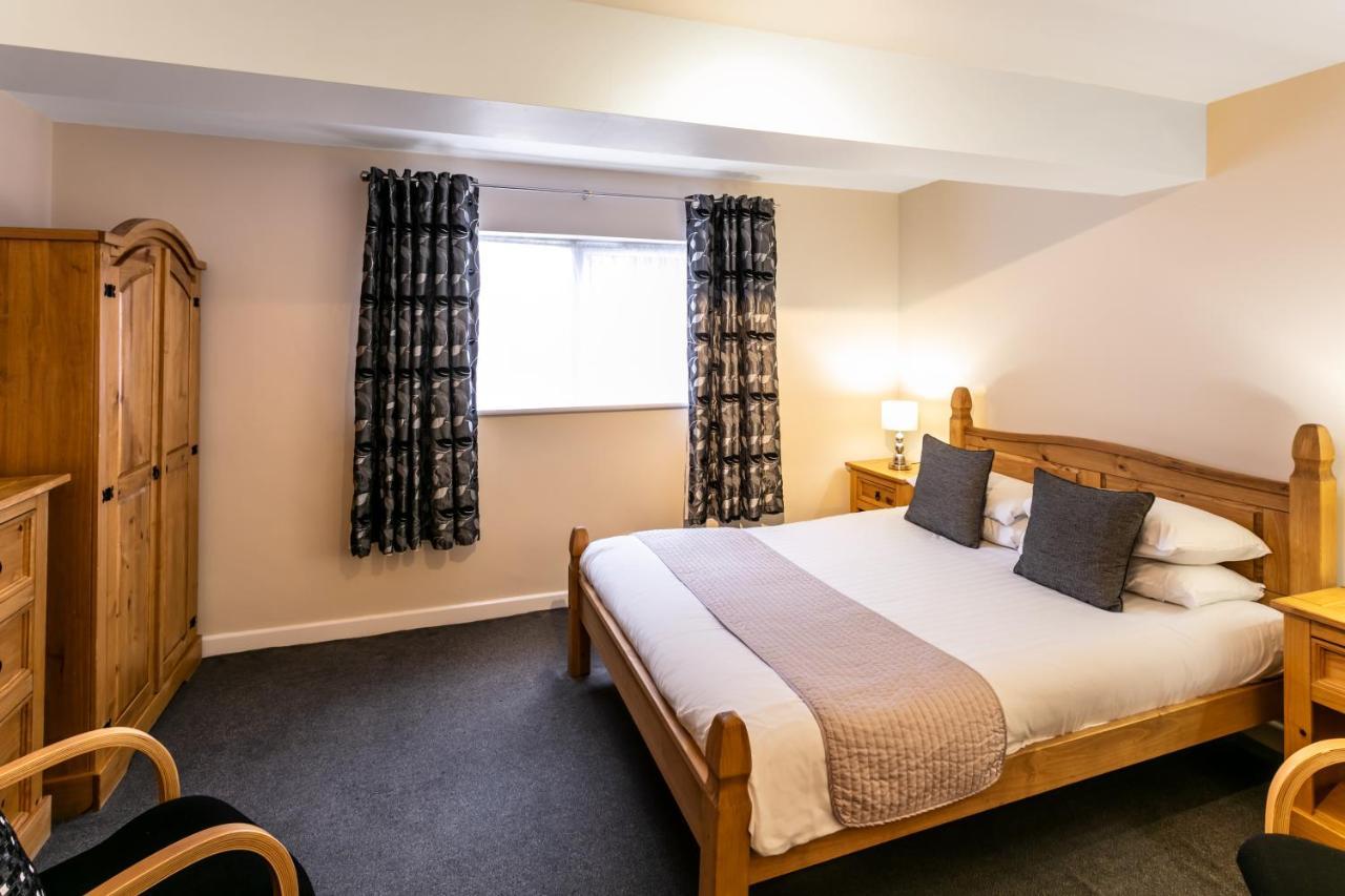 Roydon Marina Village Hotel Kültér fotó