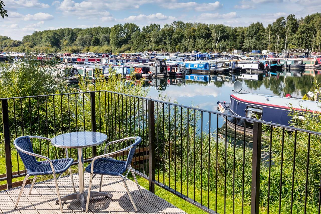 Roydon Marina Village Hotel Kültér fotó
