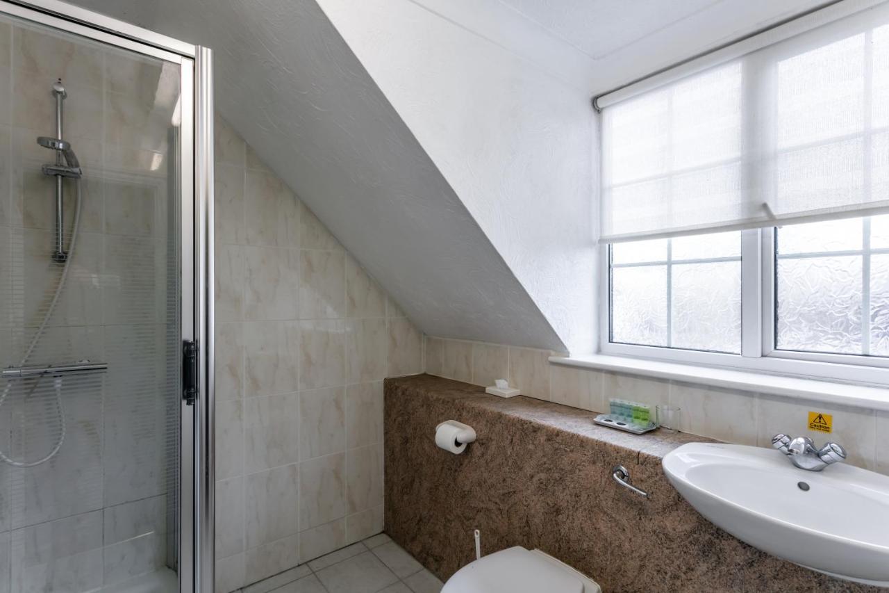 Roydon Marina Village Hotel Kültér fotó