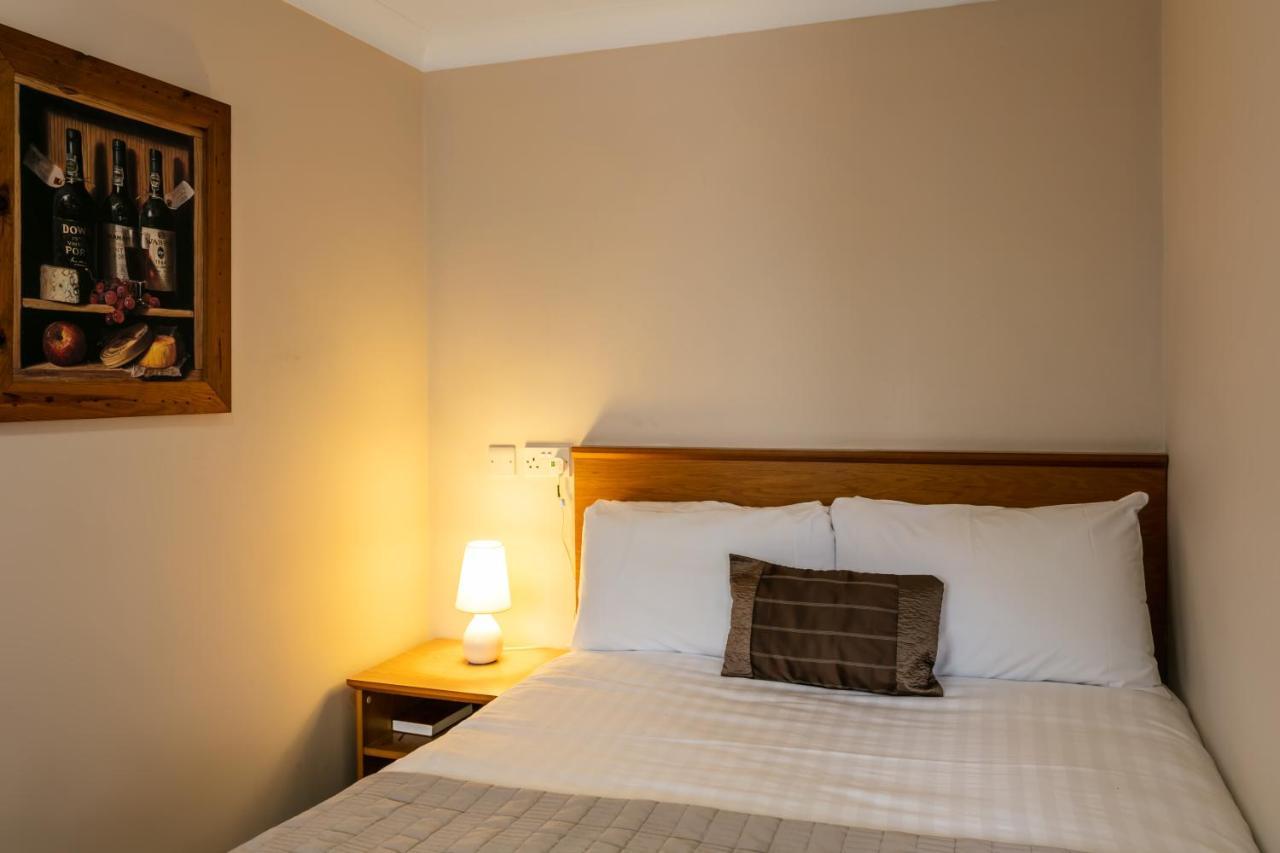 Roydon Marina Village Hotel Kültér fotó