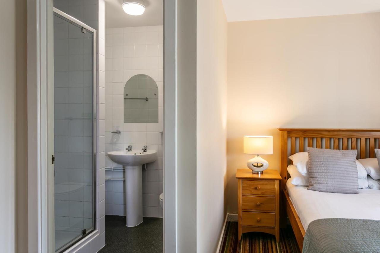 Roydon Marina Village Hotel Kültér fotó