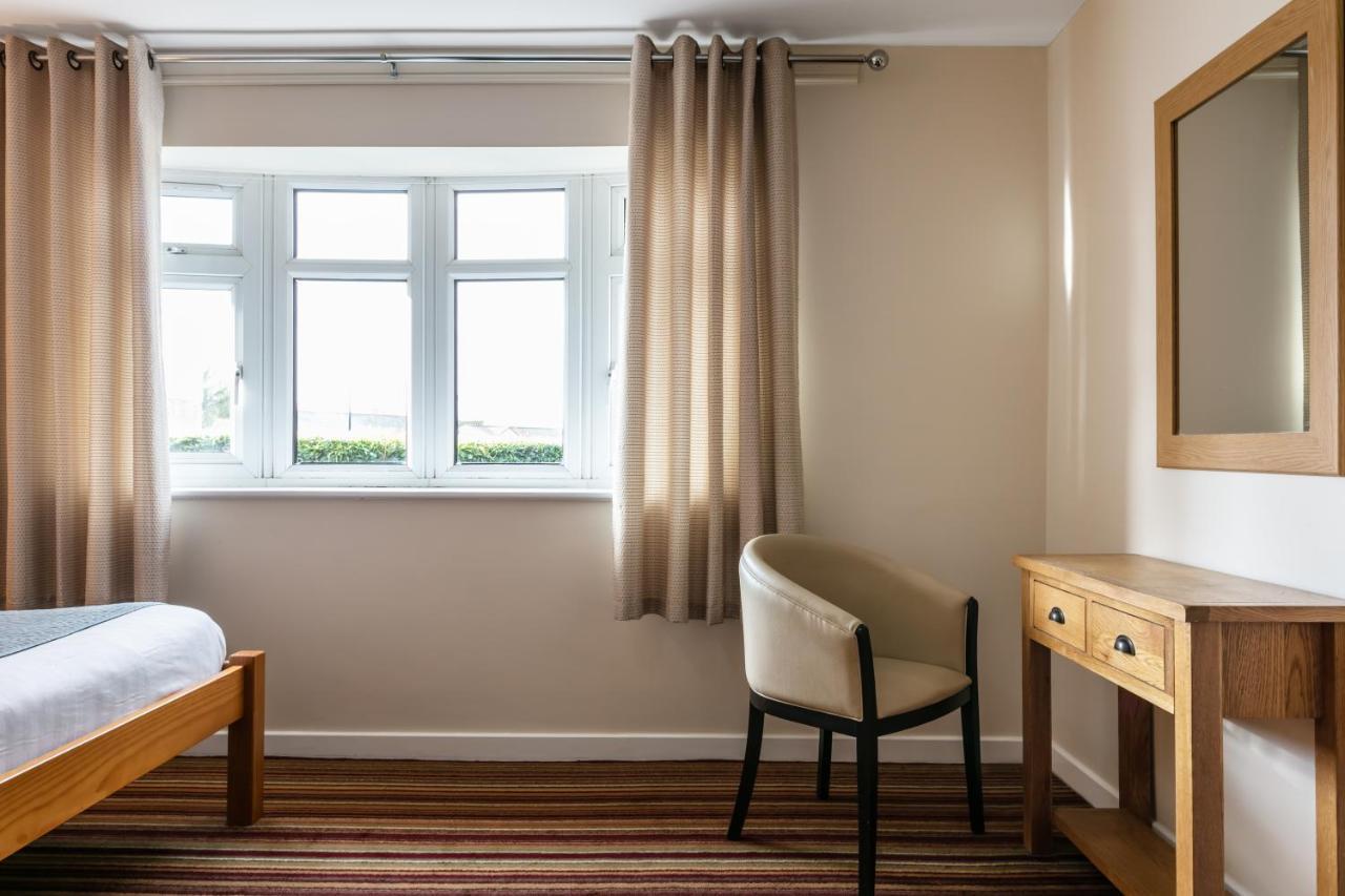 Roydon Marina Village Hotel Kültér fotó