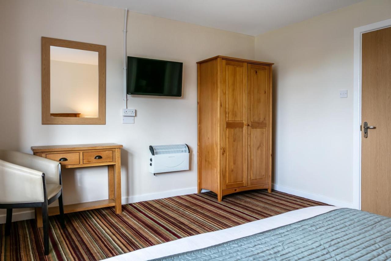 Roydon Marina Village Hotel Kültér fotó